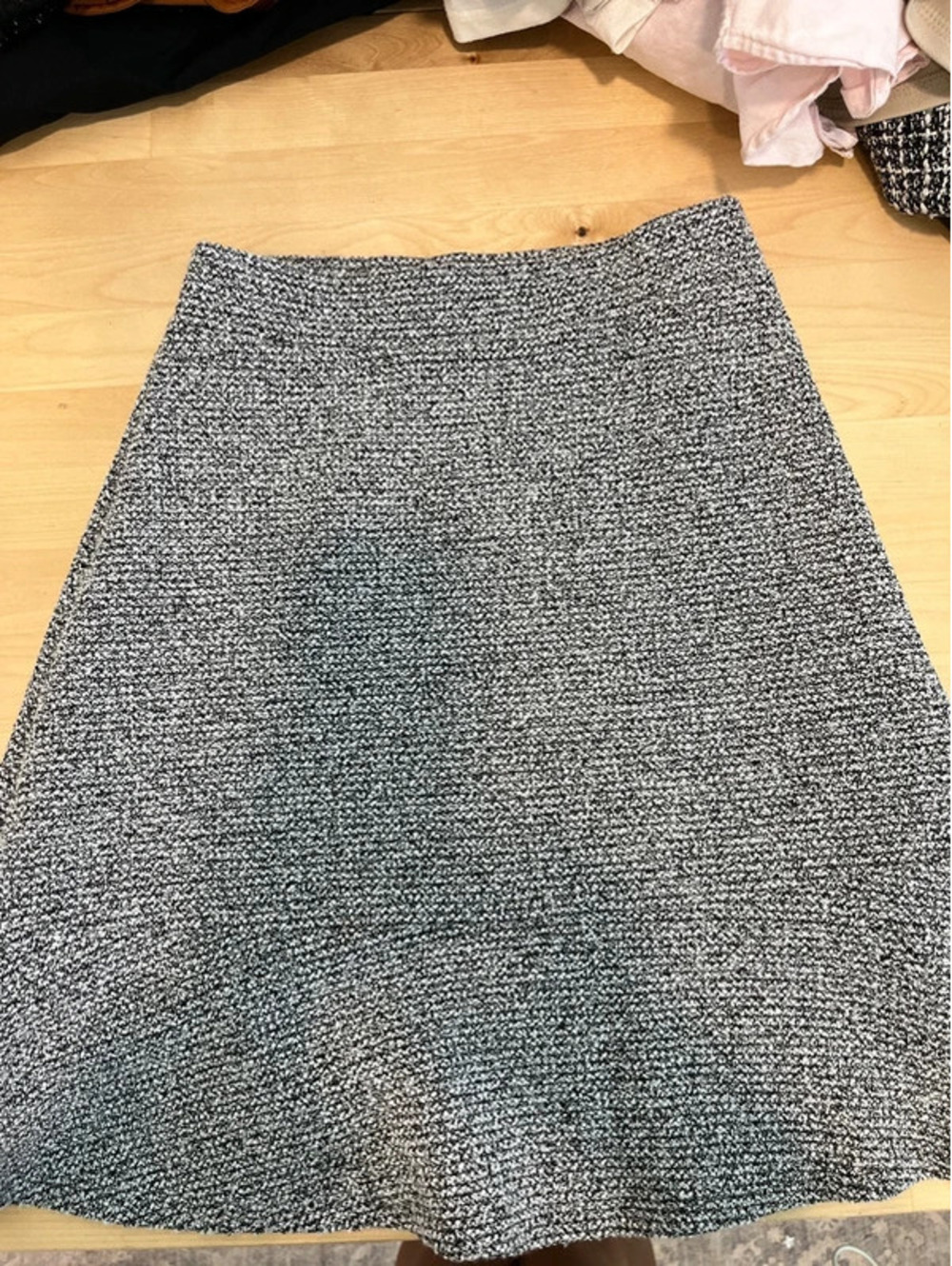 Woman’s girls black and white textured tweed patterned skirt